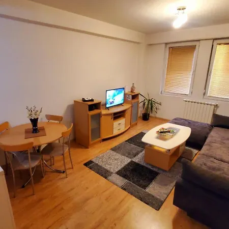 Mila Kisela Voda Apartment *
