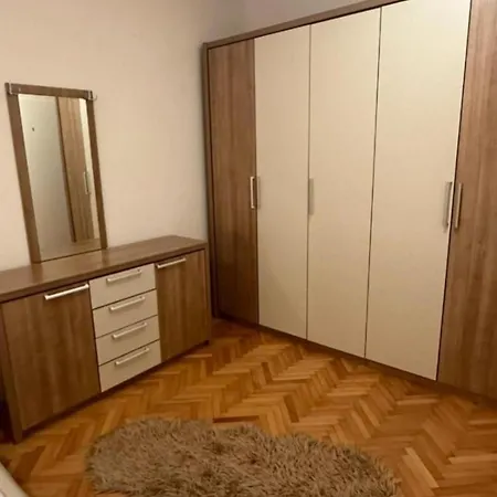 Mila Kisela Voda Apartment *